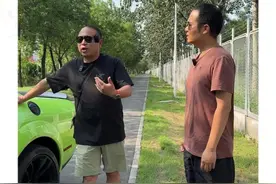 天津港14年销售帮粉丝代采第19集，不怕奔驰和路虎，就怕车标是动物，什么牛啊马啊都是弟弟，小蜜蜂一出，全部趴下！#丢哥说车#丢哥带你逛天津港#定金发全国#出发吧伟大的车友啊#超级蜂