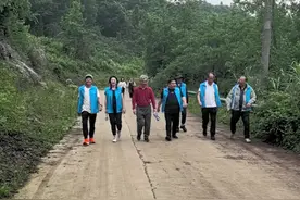 和劲酒吴少勋董事长等朋友相约一年一度的黄石爬山开始了，向少勋董事长学习做企业执着的精神，身体永远第一的精神。视频封面