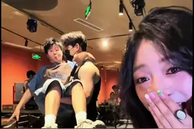 全是帅哥的餐厅！emmmm 真的很好吃！#贵阳帅哥 #烤肉 #贵州旅游视频封面