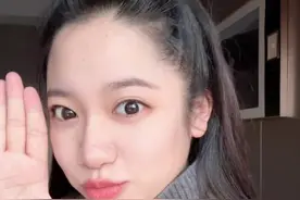宝妈带娃5分钟出门妆容 有手就会！爱宝宝的同时不要忘记找回曾经爱美又精致的自己❤️#新手化妆教程 #妆教 #日常vlog视频封面