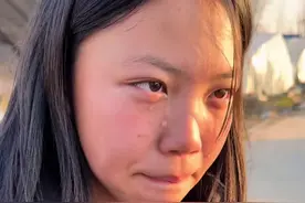 继女送后妈金戒指，从小到大一直有个梦想，就是希望有一天可以以女儿身份送妈妈一份礼物，可是这一天等了15年，今天终于实现#新农人计划2024 #记录真实生活 #农村生活 #我的乡村生活 #情感视频封面