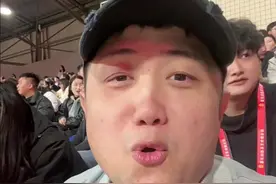 我在重庆铜梁龙的主场看中甲开幕式 第一次看到陕西联合的队徽出现在中甲赛场 也看到属于足球温情的一年#唯有足球不可辜负 #中国足球 #中甲联赛 #重庆铜梁龙 #足球的魅力视频封面