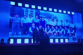 #致敬一线工作人员 #致敬了不起的她 致敬艺术视频封面