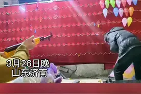 退伍老兵夜市打气球弹无虚发，“打哭”老板看呆群众！视频封面