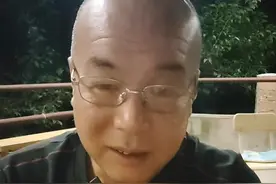 负债人抖音平台创业，落架的凤凰不如鸡，虎落平阳被犬欺，身在低谷选择糊涂。糊涂是对自己最好的保护！有朝一日毛长齐，凤是凤，来鸡是鸡！视频封面
