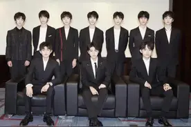做时代峰峻粉丝的必备三要素：番位、端水、应援色 #时代峰峻 #TFBOYS #时代少年团 #四叶草 #楼丝