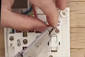 明装五孔单开接线方法#零基础学电工 #接线小技巧 #安全用电 #开关插座视频封面