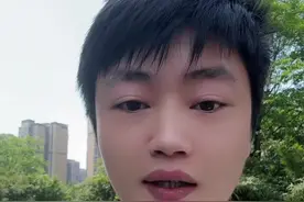 今天去把宝宝的户口给上啦，经过千挑万选、也听了很多家人们的建议，最终决定用“黄焱晨”这个名字，时间过得真快呀，记得上一次拿户口本是去领结婚证，这次拿户口本就开始给宝宝上户口啦……