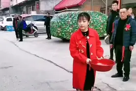 嫁出去的女儿，泼出去的水，以后再回来就是客了。好伤感，一个心酸的习俗视频封面