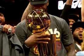 2016年骑士夺冠球迷名场面，再回看内心依然激动，眼珠子打转！！#詹姆斯 #篮球有温度视频封面