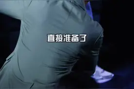 古天乐再现超长签名 #九龙城寨首映古天乐再现超长签名  映后居然见证了古天乐的超长签名名场面！！ 祝愿电影#九龙城寨之围城 票房大卖！#九龙城寨之围城北京首映礼视频封面