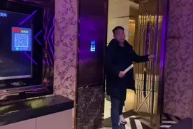 #ktv正确打开方式 #气氛搞起来 #灵魂舞者 #怎么爱都爱不够视频封面