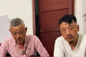 #袖珍人 #吴康 大家好，很多朋友问我脸上的斑是什么情况视频封面