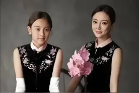 贾乃亮李小璐女儿甜馨自曝在学校被孤立，引发热议：光环下的孩子真的快乐吗？#贾乃亮 #甜馨 #李小璐#娱乐