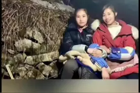 藉草枕块，寸草春晖 宁静的乡间小道上，爸爸最喜欢让我跨坐在他的脖子上，他举起两只胳膊牵住我的两只小手。湛蓝的天空上，白色的云彩飘荡着，远山上有几只牛和羊星星点点地点缀其间，身后洒下一片片欢声笑语。#杨妞花#一路生花视频封面