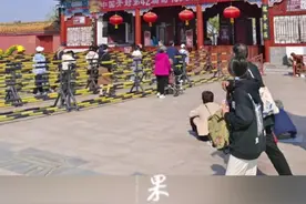 开封一景区提高免票年龄引质疑：60周岁以上老人无法享受免票视频封面