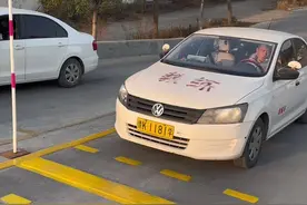 #考驾照 #科目二 #半坡起步与定点停车视频封面
