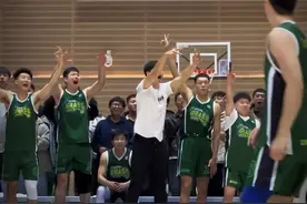 “种种迹象表明吴勇豪这是加盟超级草根了吗，吴勇豪来到超级草根，那球队实力又是质的飞跃”#吴勇豪 #超级草根 #吴勇豪亮相超级草根比赛视频封面