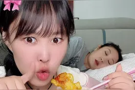 趁婆婆睡觉！深夜偷吃！哈哈！#吃货的迷惑行为 #就问你们馋不馋就完了 #卫辉红花苗菜 #降脂菜#养生菜视频封面