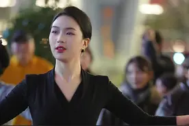 藏族姑娘卓嘎拉姆演绎《珍贵人生》#时尚街拍美女 #火日立zy拍摄 @DOU+上热门 #靓女出街 #锅庄舞视频封面