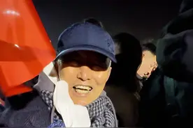 带80岁姥姥姥爷去北京 看到最后姥姥姥爷看到国旗的哽咽和通红的眼圈，我才知道“北京”对于老一辈人的意义有多重大，这大概也就是我努力赚钱的意义～#隔辈亲 #赚钱带外公去北京实现梦想 #北京视频封面