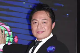 谁也没想到，62岁的他经历过两次失败的婚姻，如今带着儿子独自生活#正能量 #人物故事 #马景涛视频封面