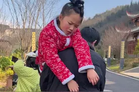 两个姐姐勇敢又善良，为他们点赞，感谢你们救了这个小妹妹 @我要上热门视频封面