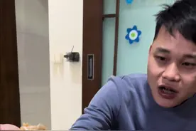 广东妹远嫁广西十年，夫妻混成兄弟，身为广西人的大兄弟三天不吃鱼说又想吃了，今天安排八宝鱼生，广东人看着鱼生配料表示也想试试鱼生是什么味道，结果没想到……#记录真实生活 #夫妻相处之道 #八宝鱼生 #平平淡淡小日子视频封面