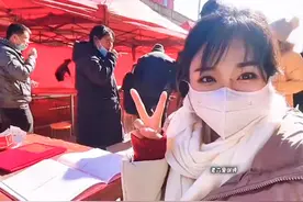 这样的丝袜油光蹭亮？#自古评论区出人才 #笑死在评论区视频封面