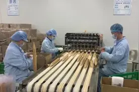 焦作本地食品厂，150元/天，管吃住，月薪5000，了解具体详情私聊视频封面