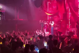 五一假期带上小伙伴听着歌#livehouse音乐现场 #胖猫