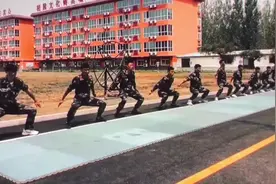 掌握一技之长， 既可安身立命，又能报效祖国， 值得称赞视频封面