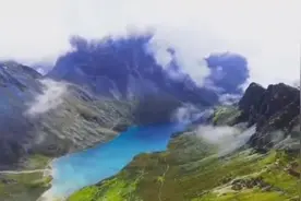 敞开心扉让阳光洒满心房，驱散心中的阴霾和濡湿视频封面