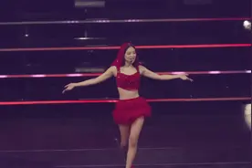 BLACKPINK今日首尔安可演唱会Jennie《you&me和solo》高清完整…视频封面