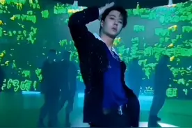 王一博自己作词的单曲《无感》 #冬奥赛场上播放了王一博的无感视频封面