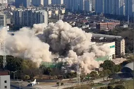 易初爱莲#爆破工程 ，视频封面