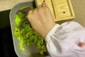 人间烟火气，一个人也要好好吃饭！#最好的礼物是为她做顿饭视频封面