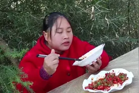 八爪鱼这样吃才叫爽，麻辣鲜香，好吃到胖妹1口1个，这次解馋了