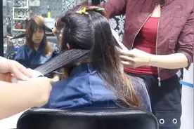 女人过了40岁烫发首选“手拨烫”，时尚不老气，优雅气质好好视频封面