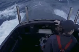 实拍美军核潜艇浮出水面航行, 瞭望塔视角首次曝光_超清视频封面