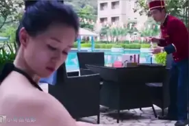 海边渡假：美女说身材好真烦(上)视频封面