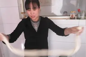 河北武安家常拽面，浇上香喷喷的木须肉卤，再洒点芝麻盐，真香。
