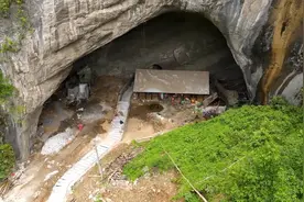 贵州深山一户人家隐居山洞中，一住就是100多年，真是世外桃源视频封面