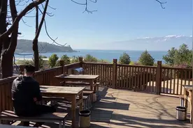 大理双廊服务区，房车友的网红驻车地，因为这里是最美服务区视频封面