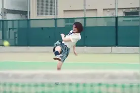 【走心】現役大學生女優眞嶋優廣告中示範神級挑球技術你必驚訝视频封面