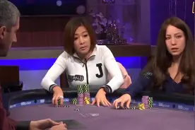 德州扑克：世界第一女玩家打的是凶，无奈对手这运气视频封面