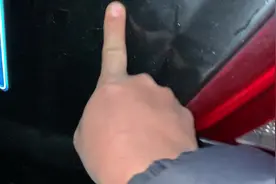 231,来东北的朋友请注意,冬天洗车要小心,下一个冻住车门的就是你视频封面