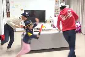 小萝莉宝蓝和多奇神奇的彩色舌头视频封面