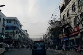 湖北小城麻城的街道，搞不懂为什么有条街叫台湾街？视频封面