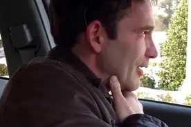 美国男子患小丑狂笑症，笑到窒息才能停止视频封面